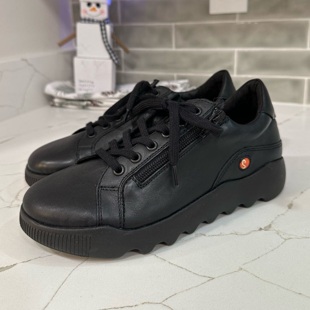 Softinos By Fly London Whiz Sneakers. Women’s Size 6. Color Black.